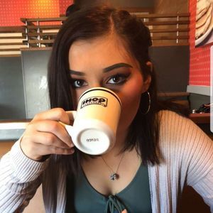 Meet your Posher, Katelyn